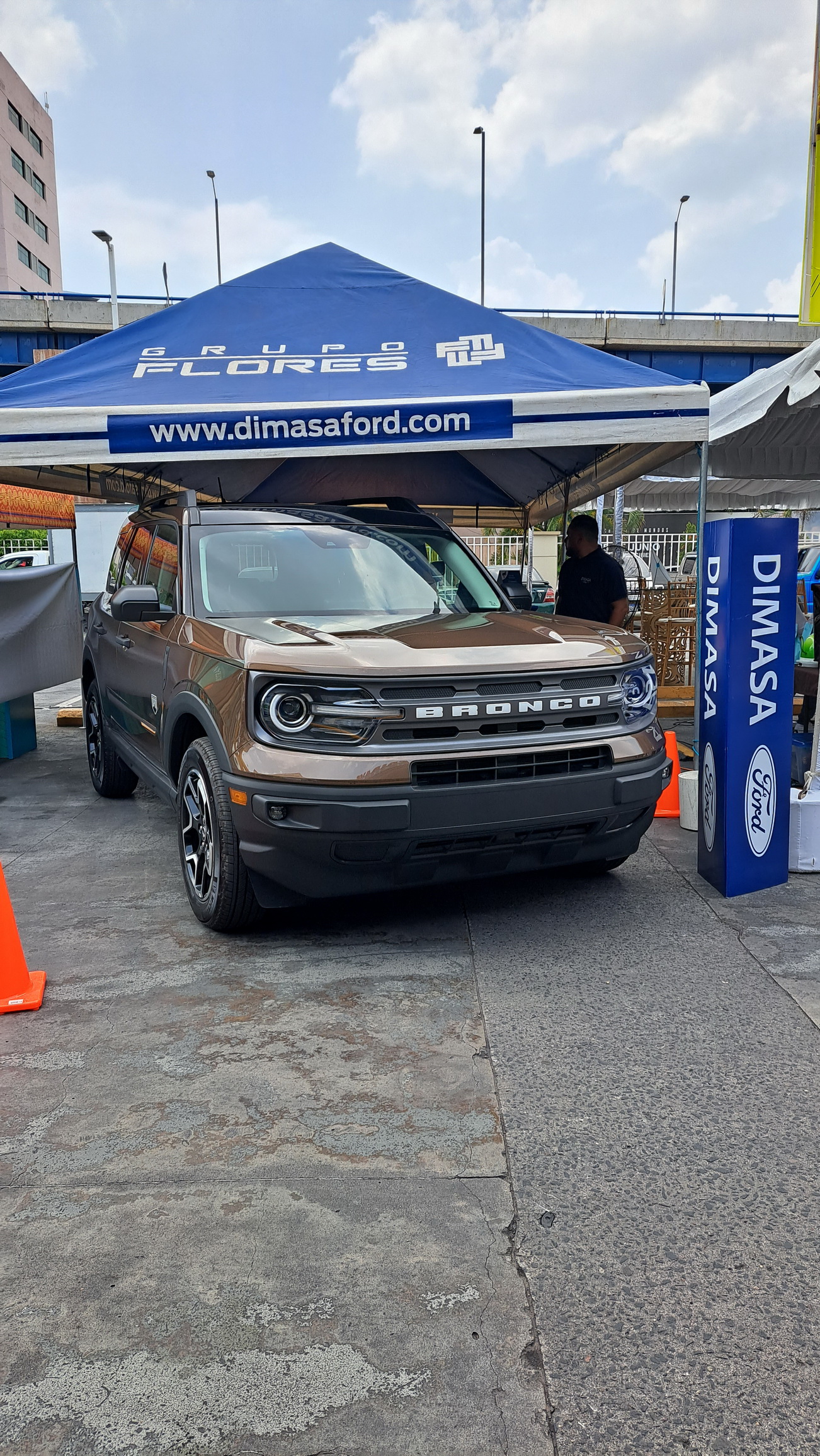 Ford-Expo-Overland-Lo-MAs-Extremo-Foto_7