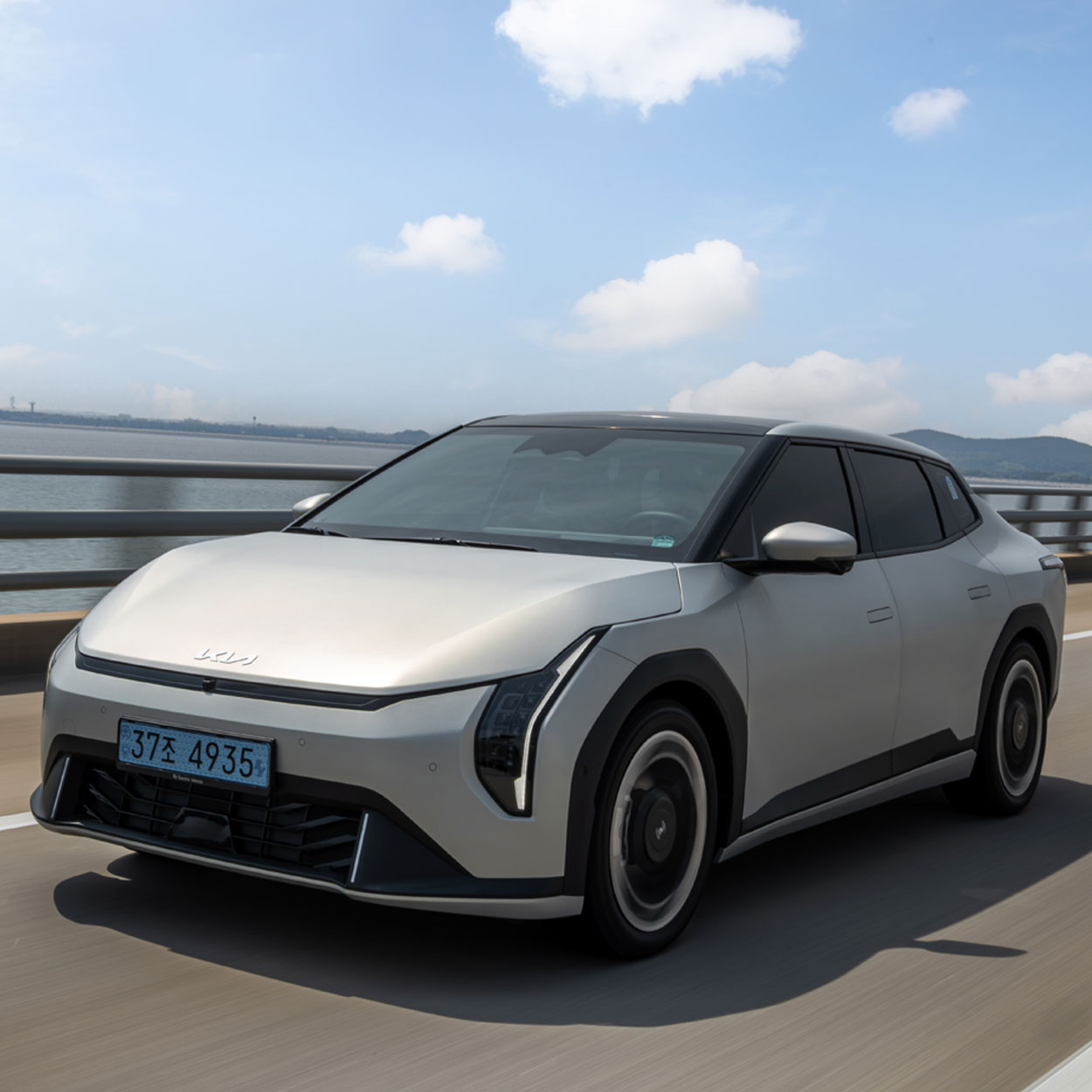 Kia EV4: Eléctrico e Innovador - www.lorenzana.live